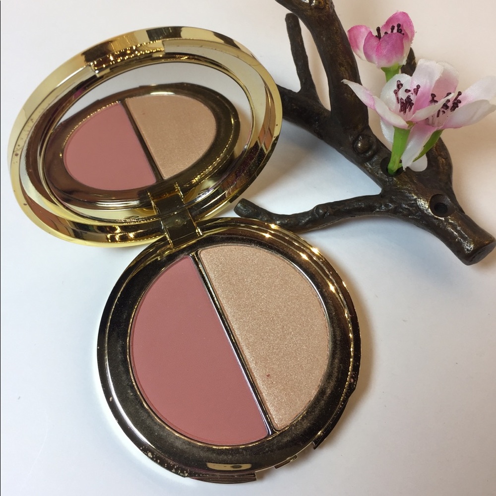 Tarte Blush & Glow 🥰host pick!!  🍑 peachy glow🍑